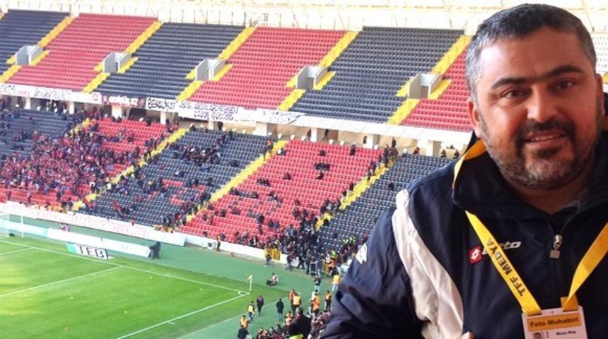 Beyin kanaması ge&ccedil;iren gazeteci defin edildi