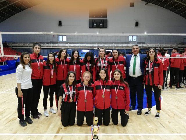 Belediyesporlu voleybolcular kupalara ambargo koydu