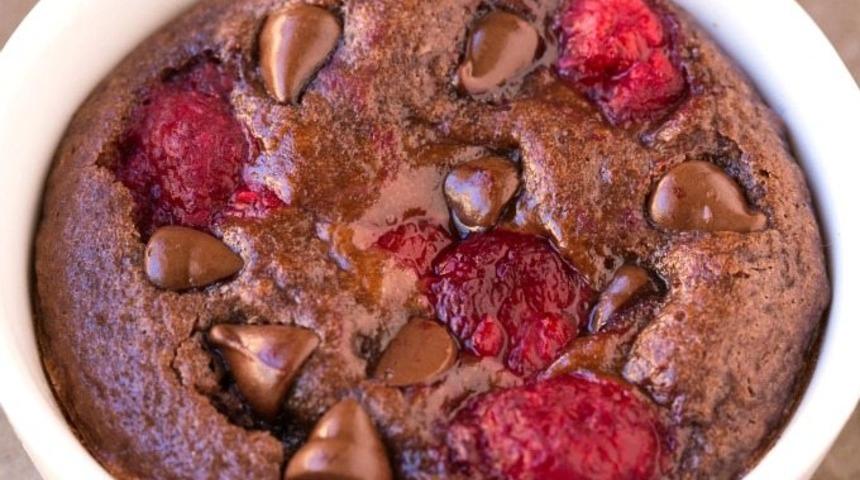 Bir Dakikada Çilekli Brownie