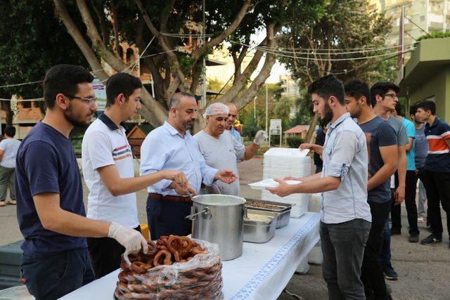 ASKON Adana’da günde bin kişiye iftar veriyor