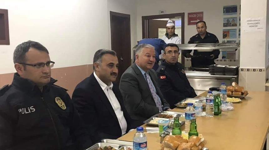 İlk iftar Mehmet&ccedil;ikle