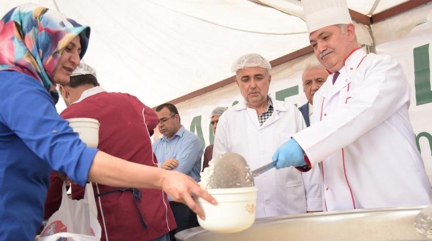 İlk kep&ccedil;e Başkan Kadir Kara&rsquo;dan