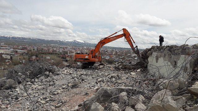 Kars Seyir Tepe yıkıldı