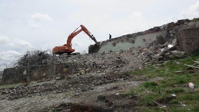 Kars Seyir Tepe yıkıldı