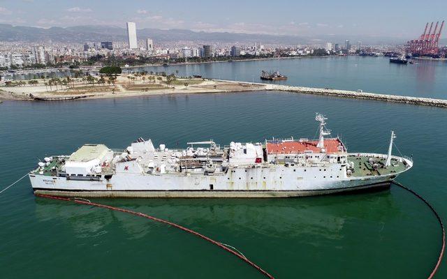 Mersin'de karaya oturan gemiyi kurtarma çalışmaları sürüyor