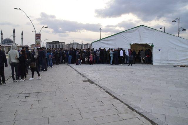 Ağrı Millet Bahçesinde iftar çadırı kuruldu