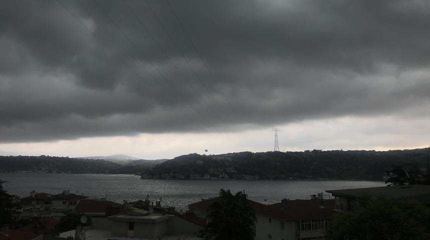 Aniden bastırdı! İstanbullular hazırlıksız yakalandı