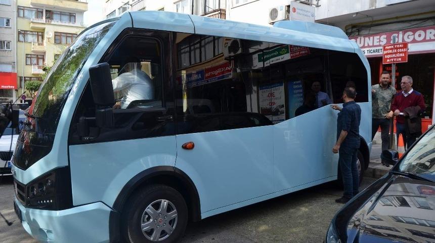 Trabzon&rsquo;da yeni tip dolmuşlar şof&ouml;rler esnafının incelemesine sunuldu