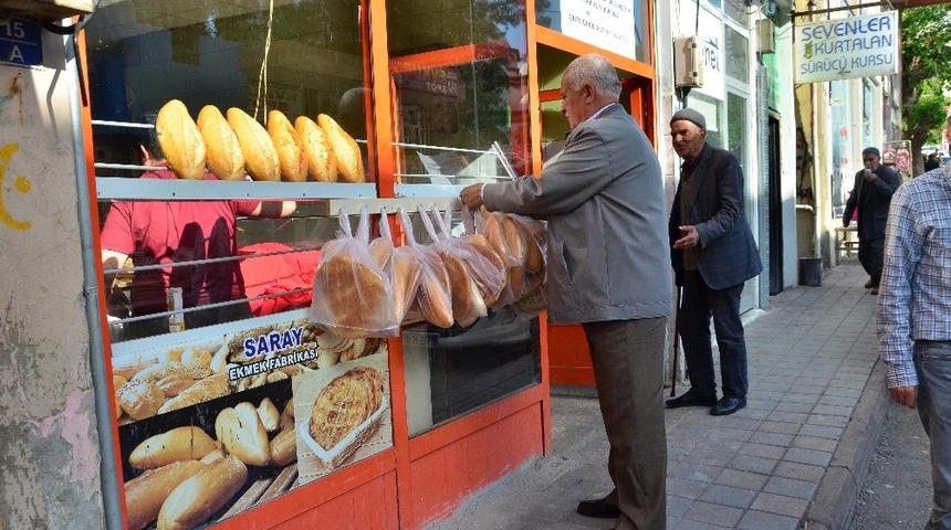 Ramazan’da askıda ekmek uygulaması