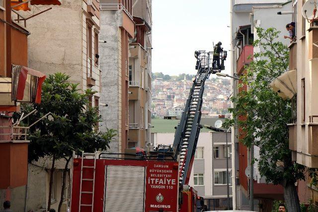 Çatı yangını korkuttu