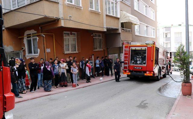 Çatı yangını korkuttu