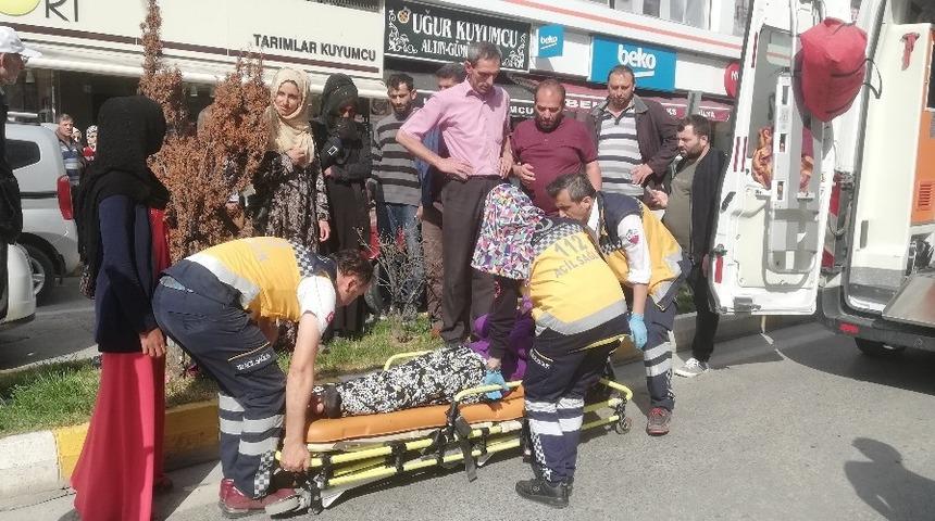 Otomobilin &ccedil;arptığı yaya yaralandı