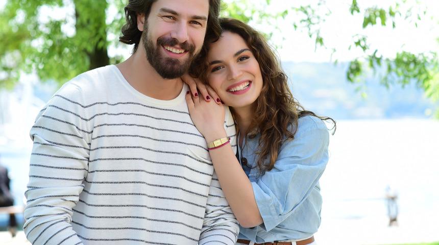 Furkan Palalı ve Aslı Bekiroğlu, yeni romantik komedi dizisi Benim Tatlı Yalanım'da buluştu! 