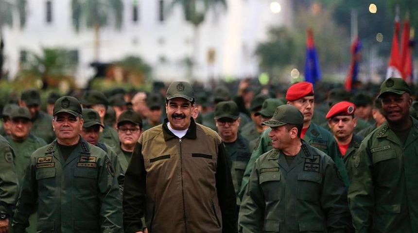 Maduro'dan yeni hamle! Dokunulmazlıklar kaldırıldı