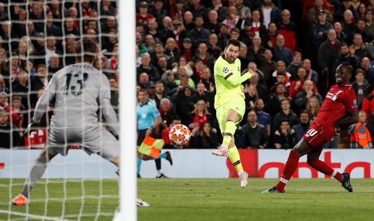 Liverpool - Barcelona maçında Cüneyt Çakır'dan tarihi görev G4