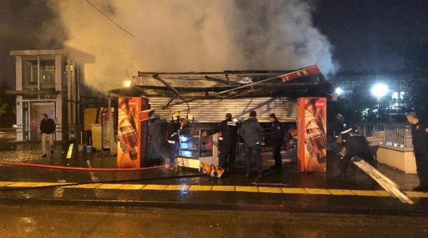 Başkent&rsquo;te alev alan b&uuml;fe k&uuml;l oldu