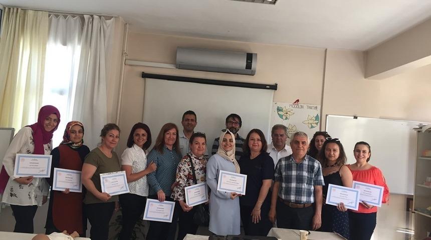 Anne s&uuml;t&uuml; ve emzirme danışmanlığı eğitimi verildi