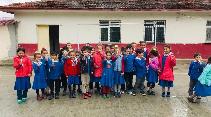 Paşa kardeş okulun yanında