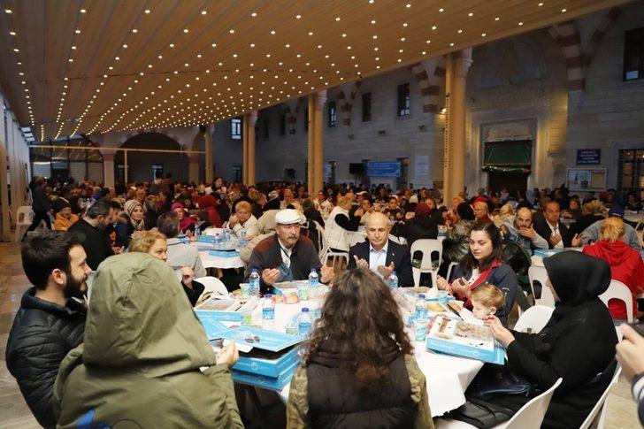 Büyükçekmeceliler iftar sofrasında bir araya geldi G1
