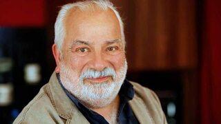 Zeki Alasya’nın Salak Milyoner filminde eşiyle karşılıklı rol aldığını biliyor muydunuz?