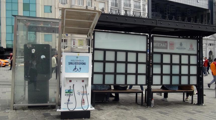 Taksim'in göbeğinde skandal olay!