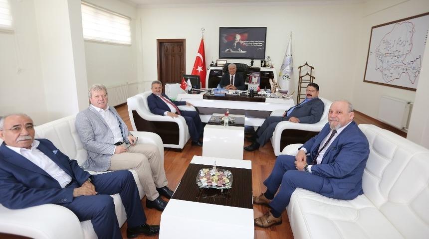 AYESOB Yönetimi’nden Başkan Atay’a ‘Hayırlı Olsun’ ziyareti