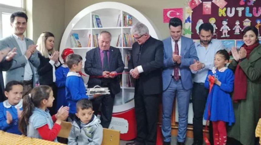 TYB Erzurum Şubesi 2. kitaplığı Yağmurcuk İlkokulu&rsquo;na kurdu