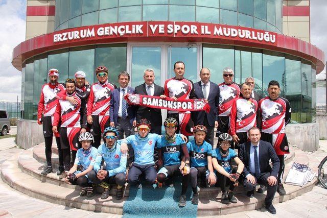 ‘İlk Adım’dan Kurtuluşa Ata’nın izinde’ sloganıyla pedal çeviren sporcular yola çıktı