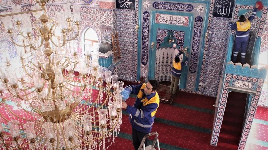 Tuşba Belediyesinden &lsquo;G&uuml;l Kokulu Camiler&rsquo; projesi