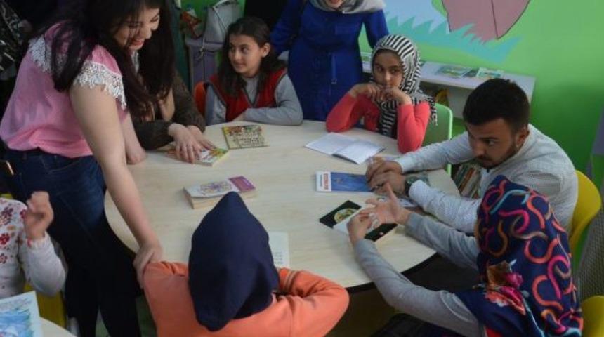 DP&Uuml; Frigya Arkeoloji ve Sanat Topluluğundan ilkokula k&uuml;t&uuml;phane