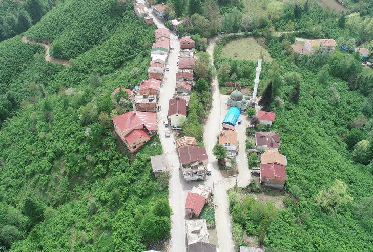 Komşu evlerde yaşayıp 1 dakika arayla iftar yapıyorlar G4