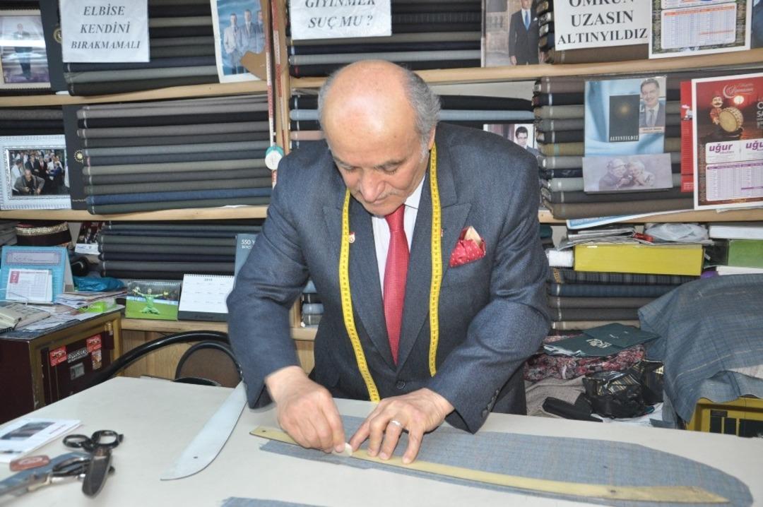 (&Ouml;zel) Gelişen teknolojiye rağmen 59 yıldır mesleğini ayakta tutmaya &ccedil;alışıyor