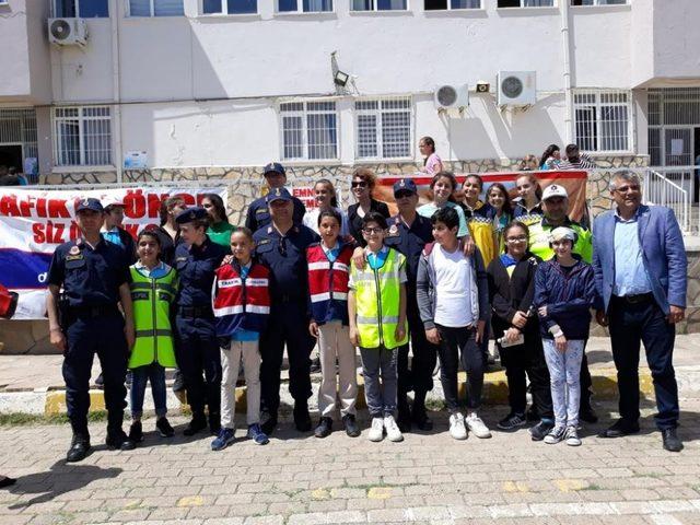 Jandarmadan Didim&rsquo;de helikopter destekli trafik kontrol&uuml; 1
