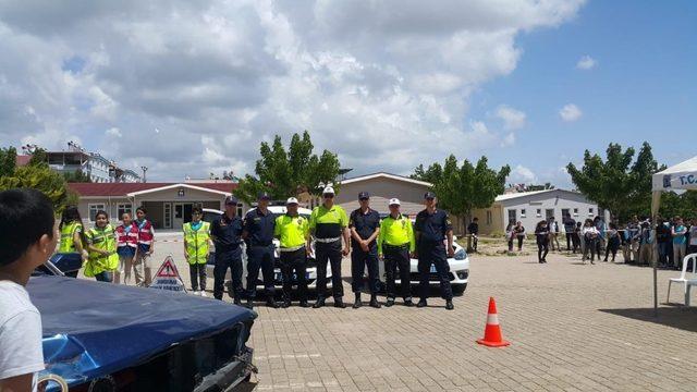 Jandarmadan Didim&rsquo;de helikopter destekli trafik kontrol&uuml; 4