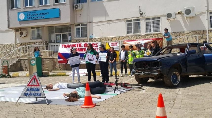 Jandarmadan Didim&rsquo;de helikopter destekli trafik kontrol&uuml;