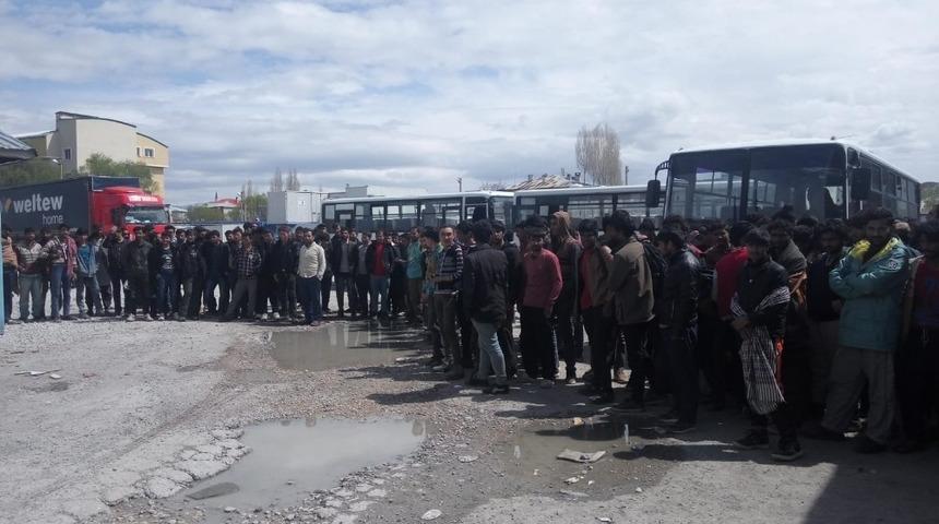 Van’da 213 kaçak göçmen yakalandı