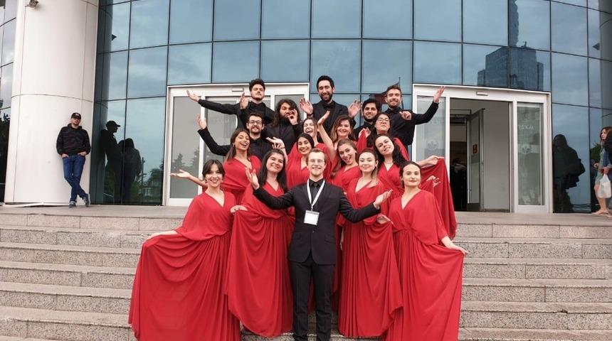 SAÜ Çok Sesli Korosu ödülle döndü