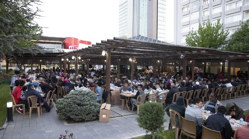 B&uuml;y&uuml;kşehir iftarına b&uuml;y&uuml;k ilgi