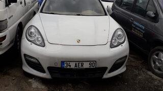 İcradan yarı fiyatına satılık Porsche