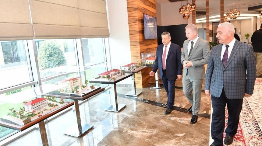 Vali Davut Gül, Merinos Halı’yı ziyaret etti