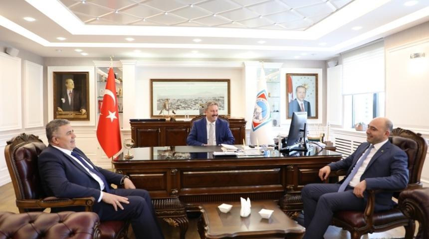 Başkan Dr. Mustafa Palancıoğlu, “Üretimi artıran, ekonomiye katkı sağlayan ve istihdam artıcı çalışma gerçekleştiren  her kuruma destek olur ve katkı sağlarız”