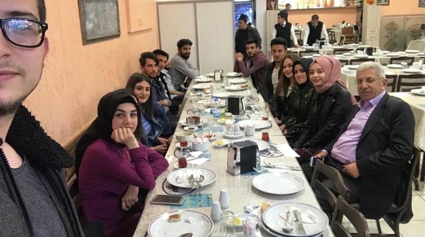 Taş&ccedil;ı &ouml;ğrencilerle iftar yemeğinde bir araya geldi