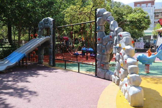 Ulupark’ta çocuk oyun grupları yenilendi