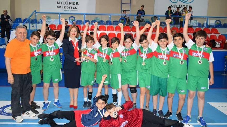 &Ouml;ğrenciler sporla dolu g&uuml;nler ge&ccedil;iriyor