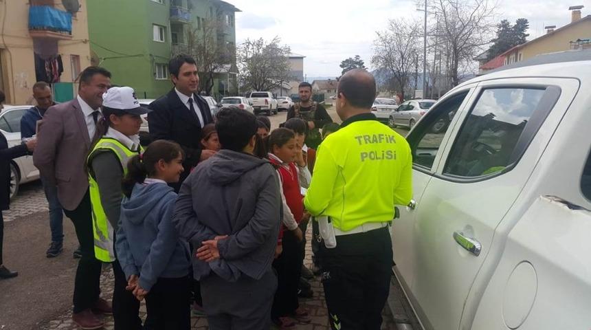 &Ouml;ğrenciler, uygulamalı eğitimle yaya &ouml;nceliğine dikkat &ccedil;ekti