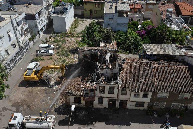 Haşim İşcan’da metruk binalar yıkılıyor