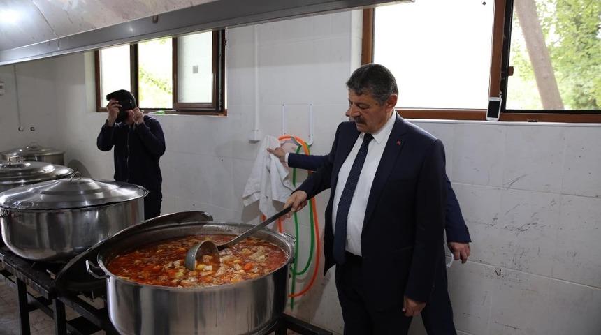 Herg&uuml;n 430 haneye sıcak yemek