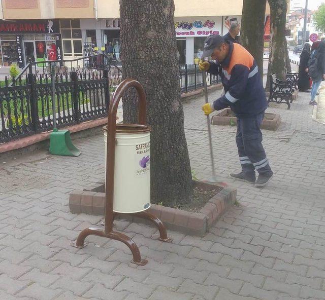 Safranbolu’da  boya ve temizlik işleri hızlandı