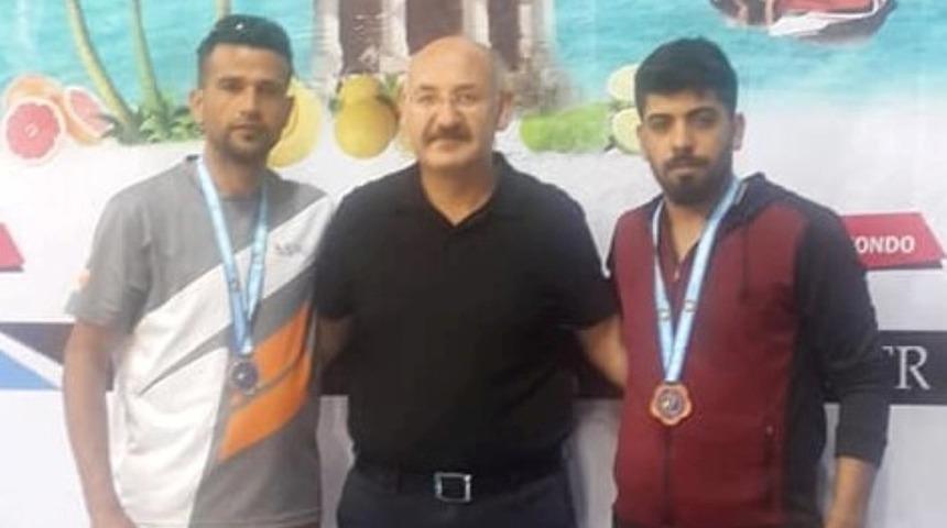 İşitme engelli sporcular Mersin&rsquo;den madalyayla d&ouml;nd&uuml;