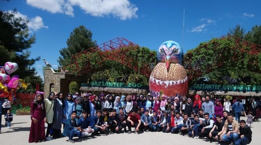 Sincikli gen&ccedil;ler Gaziantep&rsquo;i gezdi